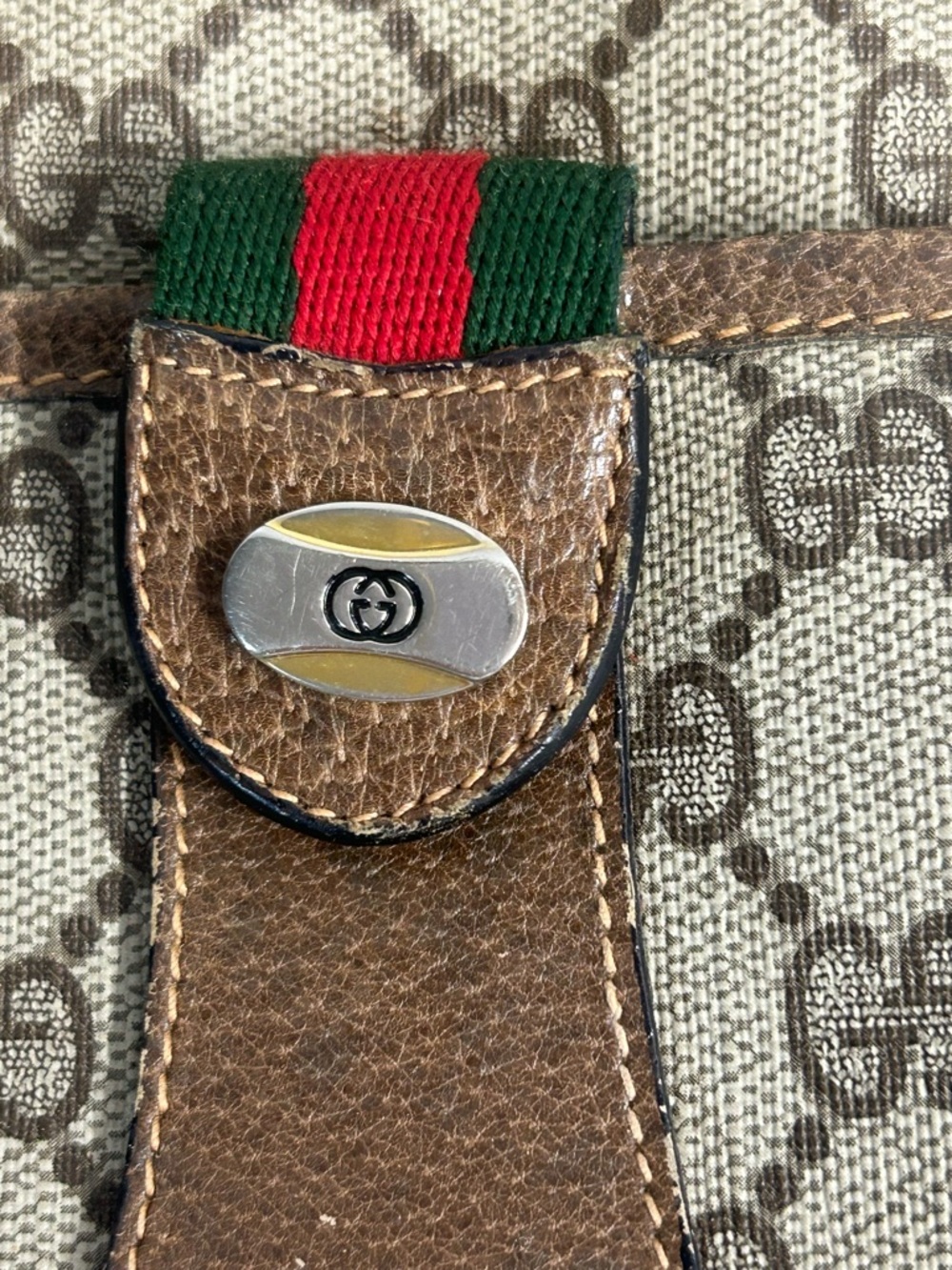 Gucci Brown GG Canvas Crossbody with Signature Green-Red Web. Authentic - Picture 12 of 16